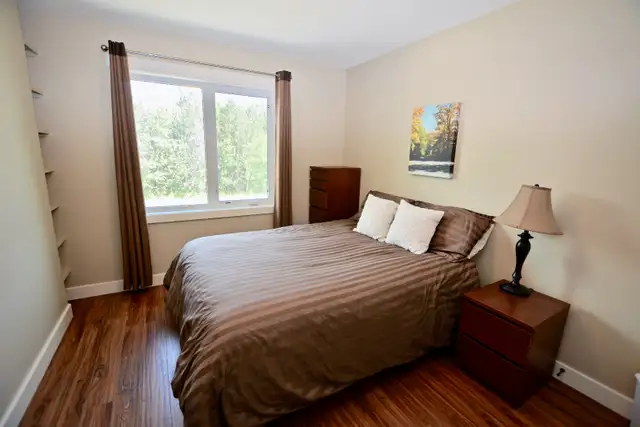 Fully Furnished 4 Bedroom 3.5 Bath for Rent in Drayton Valley! - Photo 6