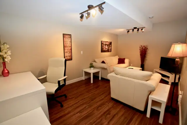 Fully Furnished 4 Bedroom 3.5 Bath for Rent in Drayton Valley! - Photo 9