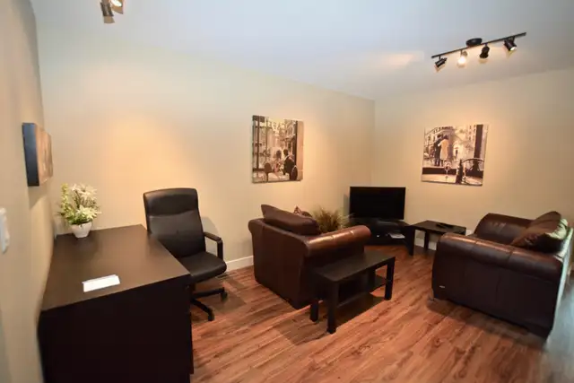 Fully Furnished 4 Bedroom 3.5 Bath for Rent in Drayton Valley! - Photo 10