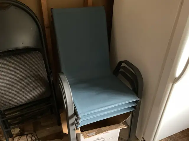 table avec 4 chaises extérieur - Photo 2