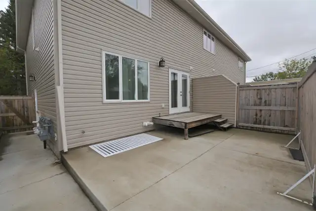 Furnished 3-Bed, 2-Bath suite with Garage in Drayton Valley! - Photo 9