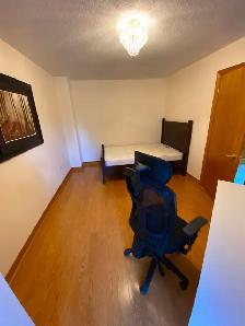 upstairs rooms May1st Dundas/Erin Mills Pkwy near UTM - Photo 5