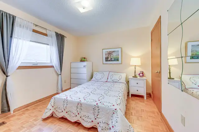 upstairs rooms May1st Dundas/Erin Mills Pkwy near UTM - Photo 8