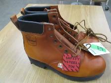 TUF-MAC STEEL TOE WORK BOOTS ( SIZE 9.5)AS PICTURED
