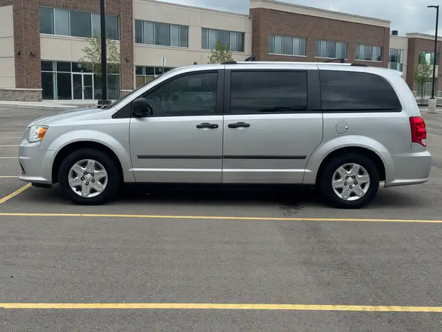 2012 Dodge Grand Caravan SE - Photo 4