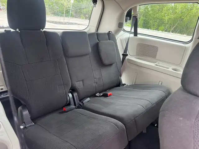 2012 Dodge Grand Caravan SE - Photo 16
