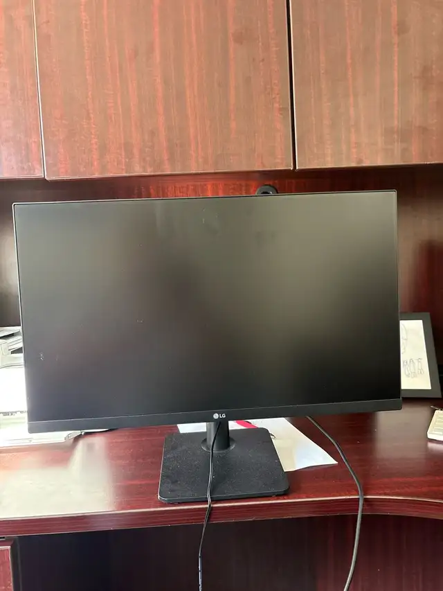 26 INCH LG MONITOR