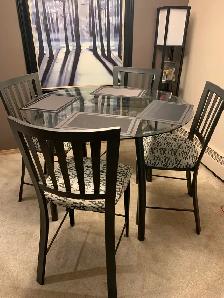 Glass Table and Chairs ….$100.00 - Photo 2