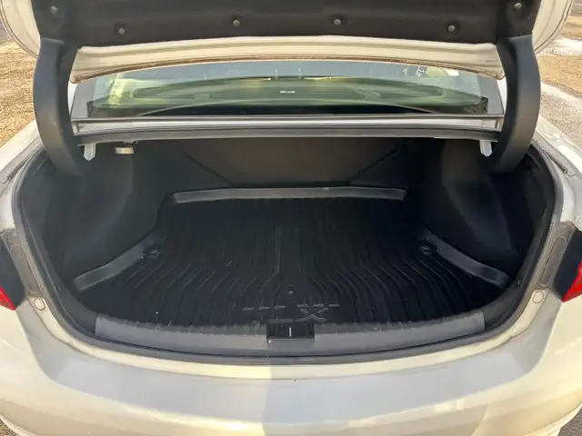 2016 Acura ILX Premium | Bluetooth, Back Cam, Sunroof - Photo 21