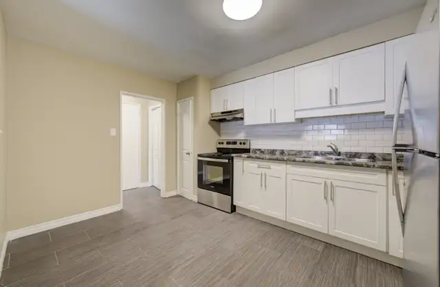 ✨ RENOVATED 3-BEDROOM   BALCONY – ALL UTILITIES INCLUDED! - Photo 7