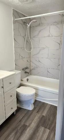 4 1/2 Chauffé, Éclairé un stationnement inclus