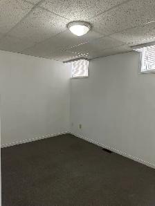 Large 2 Bedroom Bsmt –$2100 Utilities/Parking –Dufferin/Eglinton - Photo 5