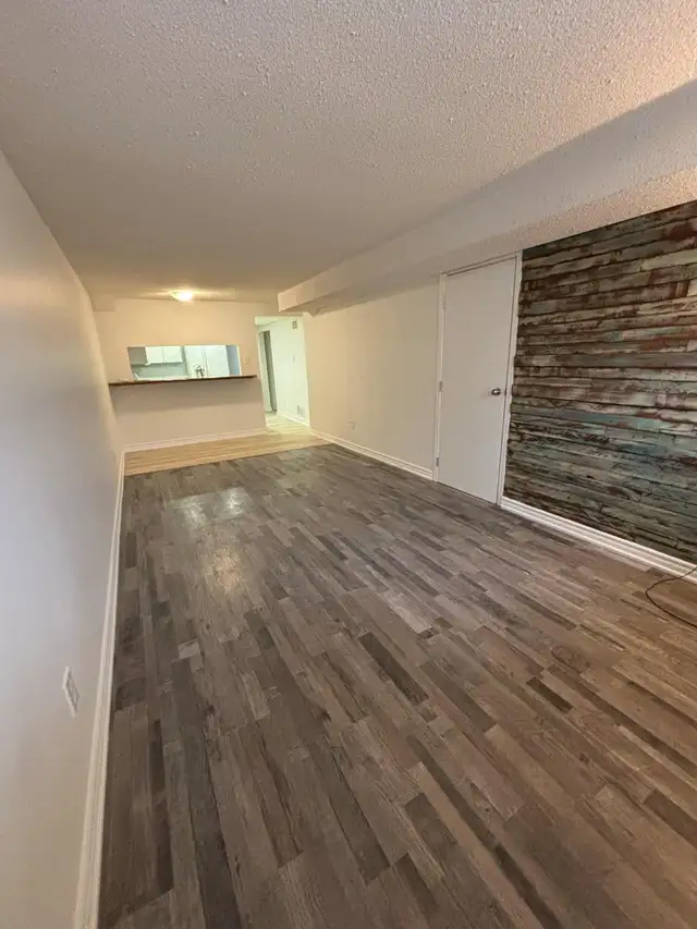 UPDATED Bowmanville 2-Bedroom apt for rent – Pet friendly - Photo 2