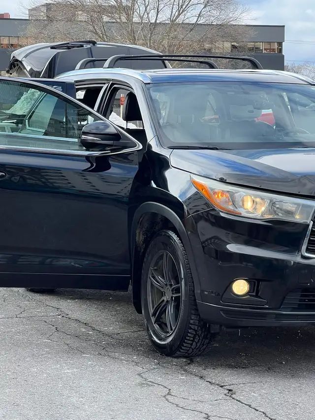 Toyota Highlander 2016 Limited, Good Condition - Photo 3