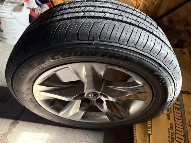 Toyota Highlander 2016 Limited, Good Condition - Photo 9