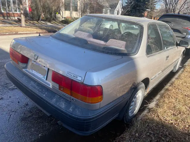 1992 Honda Accord Coupe, 2.2L. 244K km, no accident, auto., A/C - Photo 2