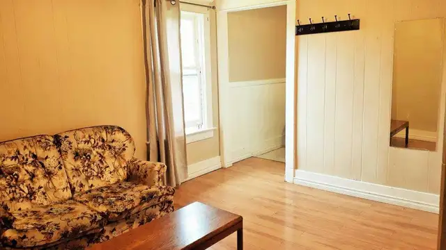 (DOWNTOWN) Furnished ROOM with own Deck of a 2-Bedroom Apartment - Photo 2