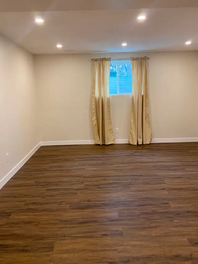 NEW RENOD 2BR Bsmt-new ktchn/bath/flr exclusive fncd yrd/Pet-OK - Photo 4