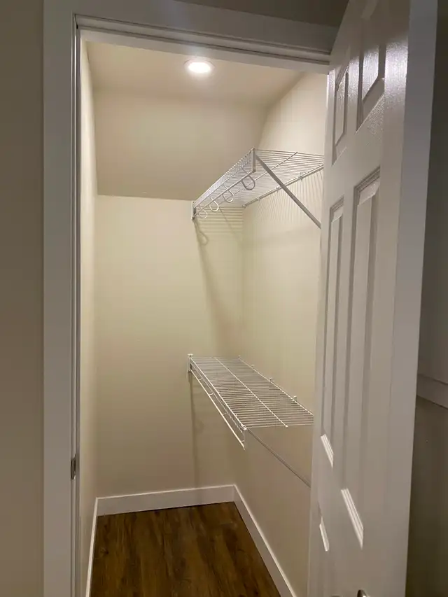 NEW RENOD 2BR Bsmt-new ktchn/bath/flr exclusive fncd yrd/Pet-OK - Photo 7