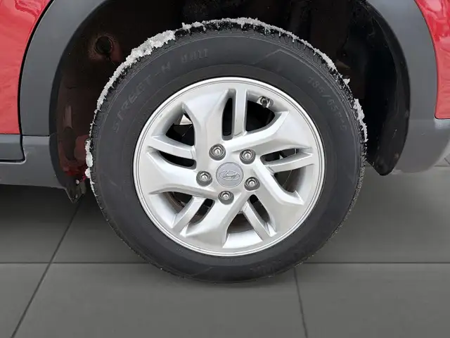 2024 Hyundai Venue Preferred Preferred | Lane Assist | Push-B... - Photo 14