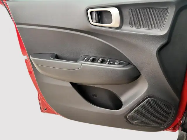 2024 Hyundai Venue Preferred Preferred | Lane Assist | Push-B... - Photo 19