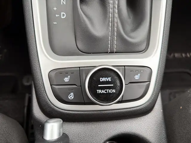 2024 Hyundai Venue Preferred Preferred | Lane Assist | Push-B... - Photo 21