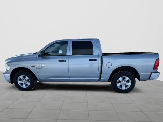 2023 RAM 1500 Classic SLT SLT | Save $ 30,252 vs New - Photo 5