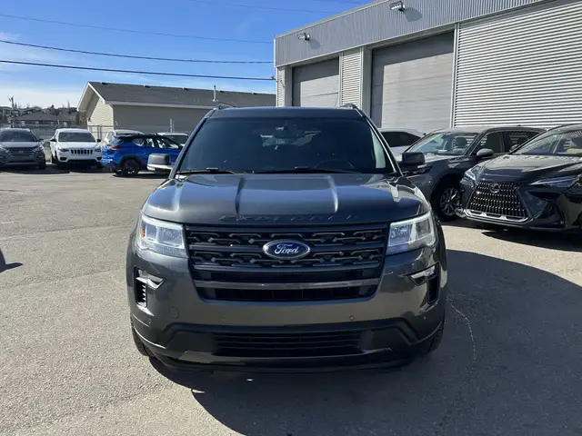 2018 Ford Explorer XLT 4WD/NAVIGATION/B.CAM/PANO ROOF/7-PASS/FIN - Photo 2