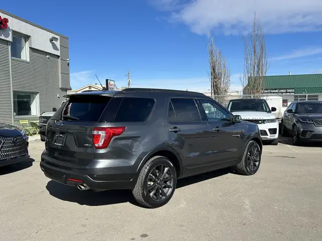 2018 Ford Explorer XLT 4WD/NAVIGATION/B.CAM/PANO ROOF/7-PASS/FIN - Photo 18