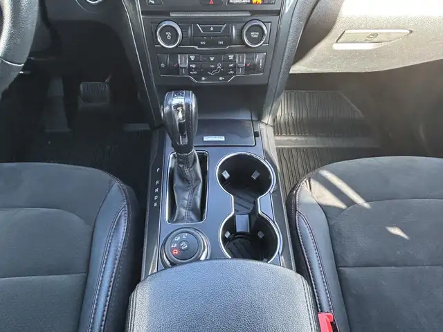 2018 Ford Explorer XLT 4WD/NAVIGATION/B.CAM/PANO ROOF/7-PASS/FIN - Photo 31
