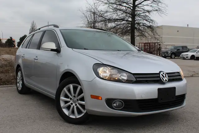 2014 Volkswagen Golf Wagon 4dr Automatic Wolfsburg Edition