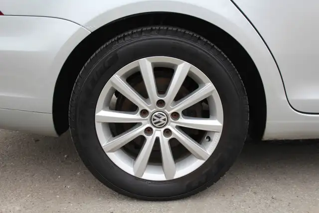 2014 Volkswagen Golf Wagon 4dr Automatic Wolfsburg Edition - Photo 12