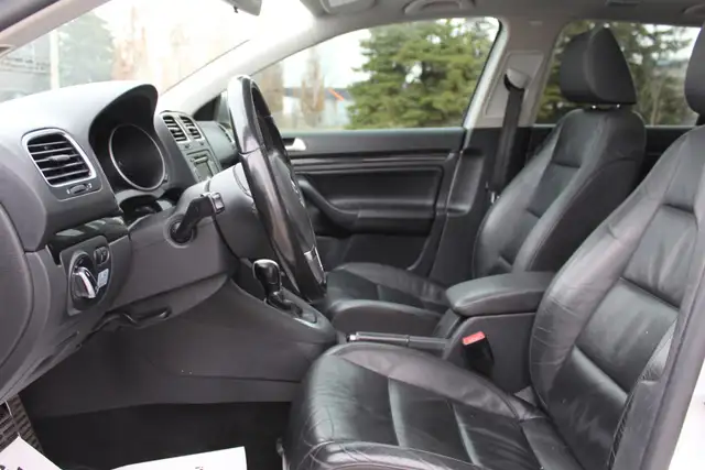 2014 Volkswagen Golf Wagon 4dr Automatic Wolfsburg Edition - Photo 18