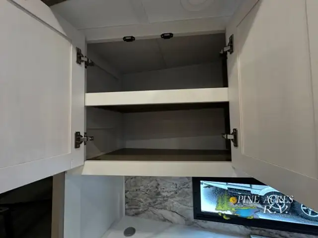 2025 Keystone RV Montana 3781RL ( FULL BODY PAINT) - Photo 12