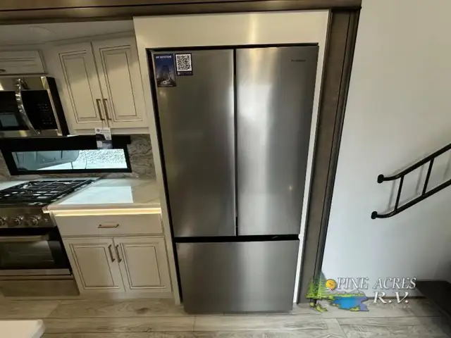 2025 Keystone RV Montana 3781RL ( FULL BODY PAINT) - Photo 21