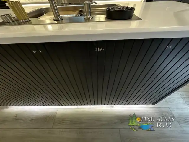 2025 Keystone RV Montana 3781RL ( FULL BODY PAINT) - Photo 42