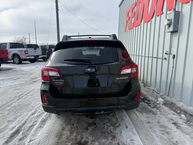 2017 Subaru Outback 2.5i AWD - Photo 3