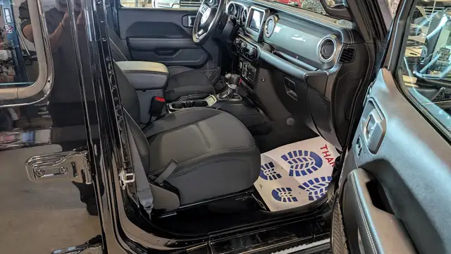 2021 Jeep Wrangler Unlimited - Photo 24