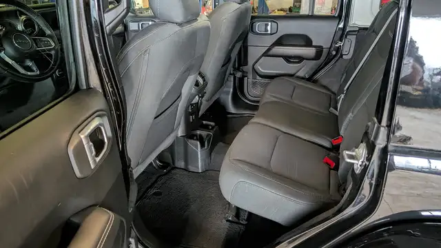 2021 Jeep Wrangler Unlimited - Photo 25