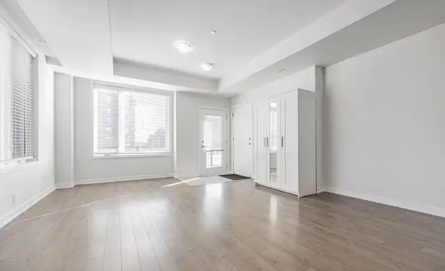 Pickering 2 Bed/2.5Bath Stacked/Townhouse for Rent Brock Road an - Photo 2