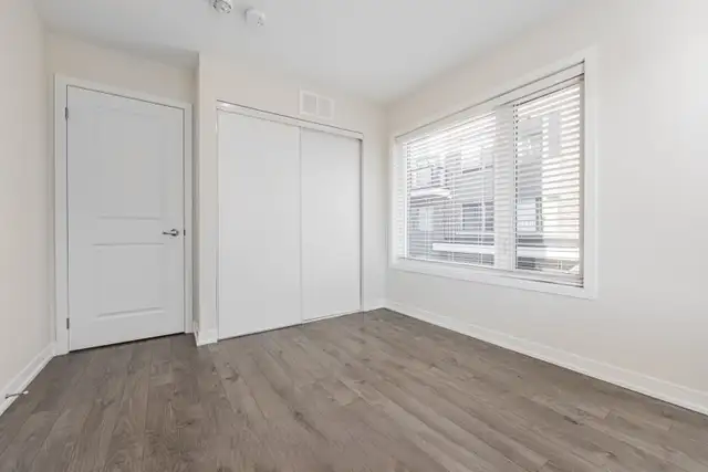 Pickering 2 Bed/2.5Bath Stacked/Townhouse for Rent Brock Road an - Photo 3