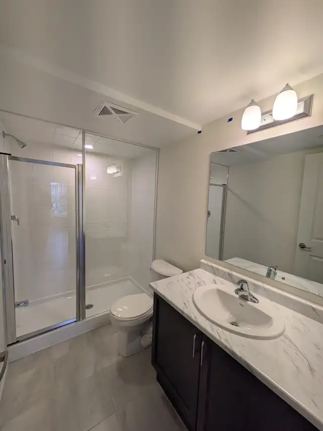 Pickering 2 Bed/2.5Bath Stacked/Townhouse for Rent Brock Road an - Photo 4