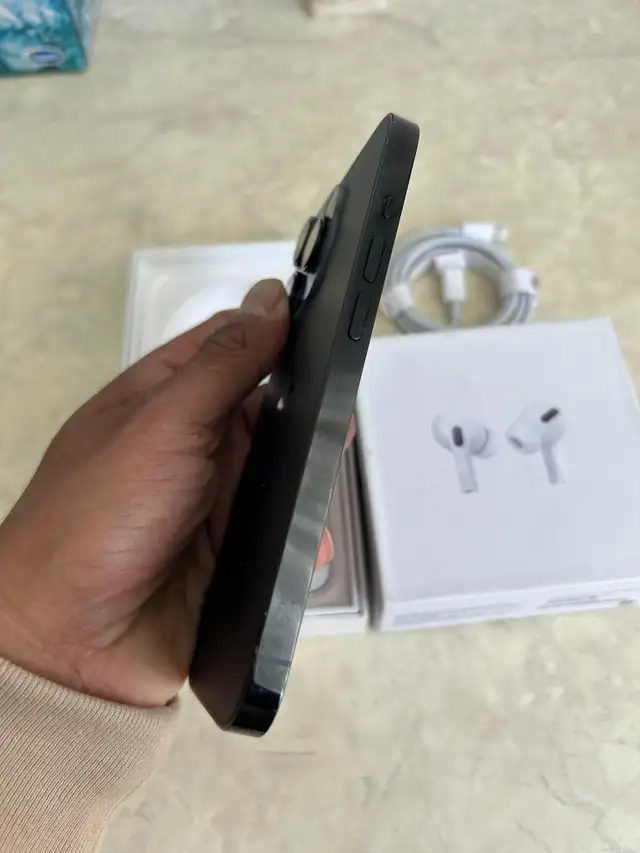 iPhone 14 Pro 256gb Airpods pkg/Delivery - Photo 2