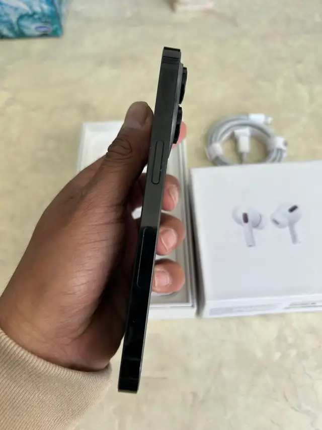 iPhone 14 Pro 256gb Airpods pkg/Delivery - Photo 3
