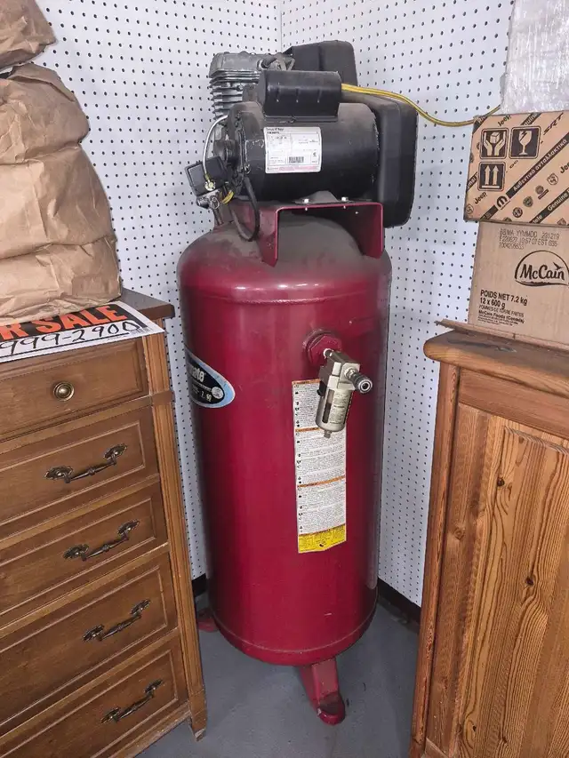 1057 oak Kingsville  3 bedroom house 3 bay garage / car hoist - Photo 10