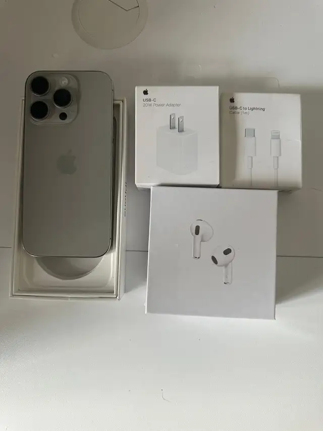 iPhone 16 Pro 128gb Airpods/Fast Charger/Delivery
