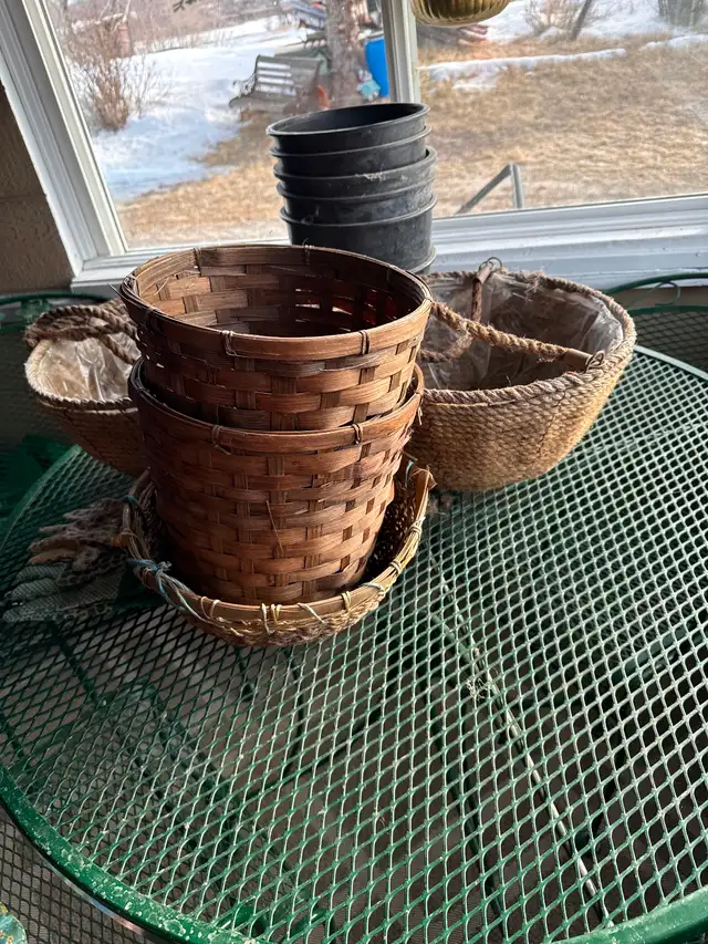 Gardening baskets and pots - Photo 5