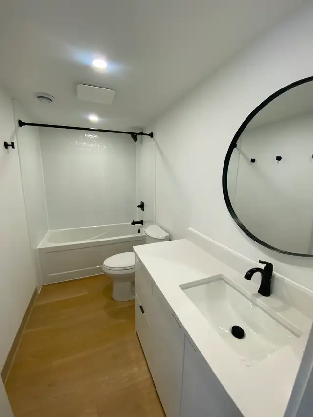 Brand new Upstairs 2 bedroom, 1 bathroom in a four plex - Photo 3