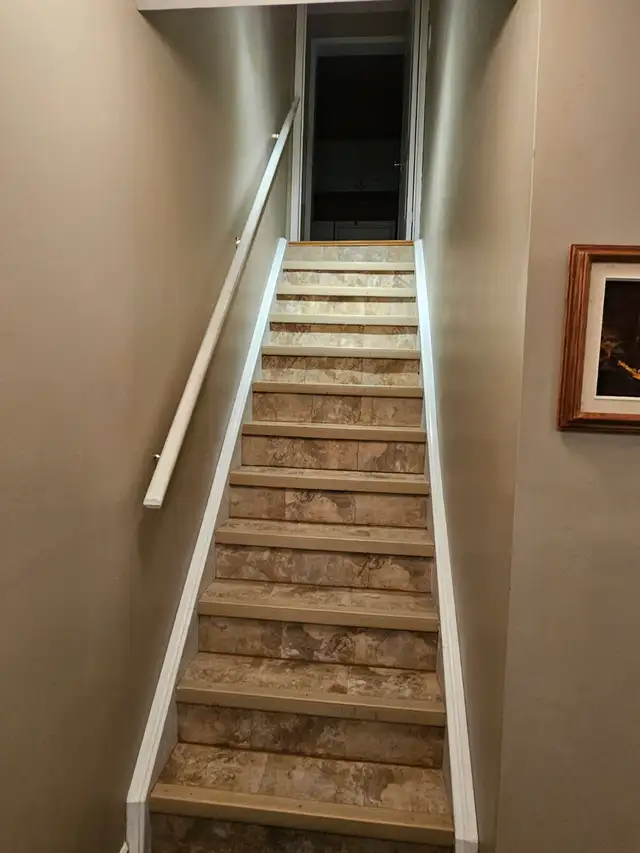 Fully Furnished 1 Bedroom, 1 Bath, 1 Parking, Basement Apartment - Photo 2