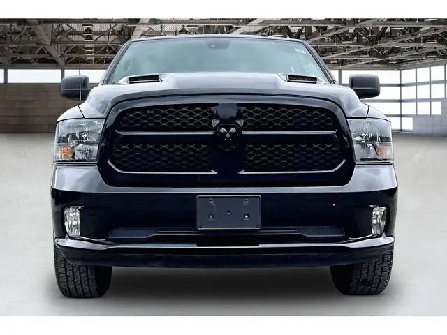2022 Ram 1500 Classic Night Edition Crew V8 | Liner Steps | 4X4 - Photo 3